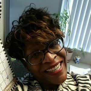 Meet your Posher, Deborah